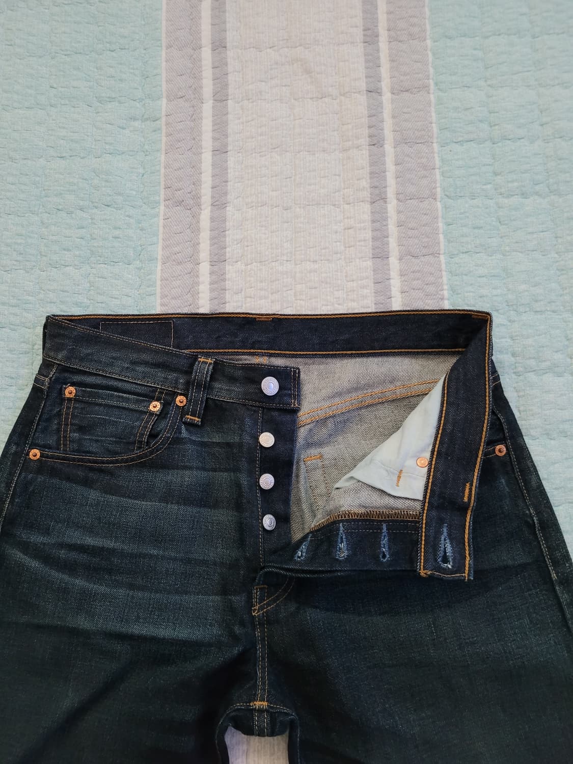 리바이스 08501. 레귤러스트레이트 다크블루워싱진 탭32 실31사이즈 상품이미지2