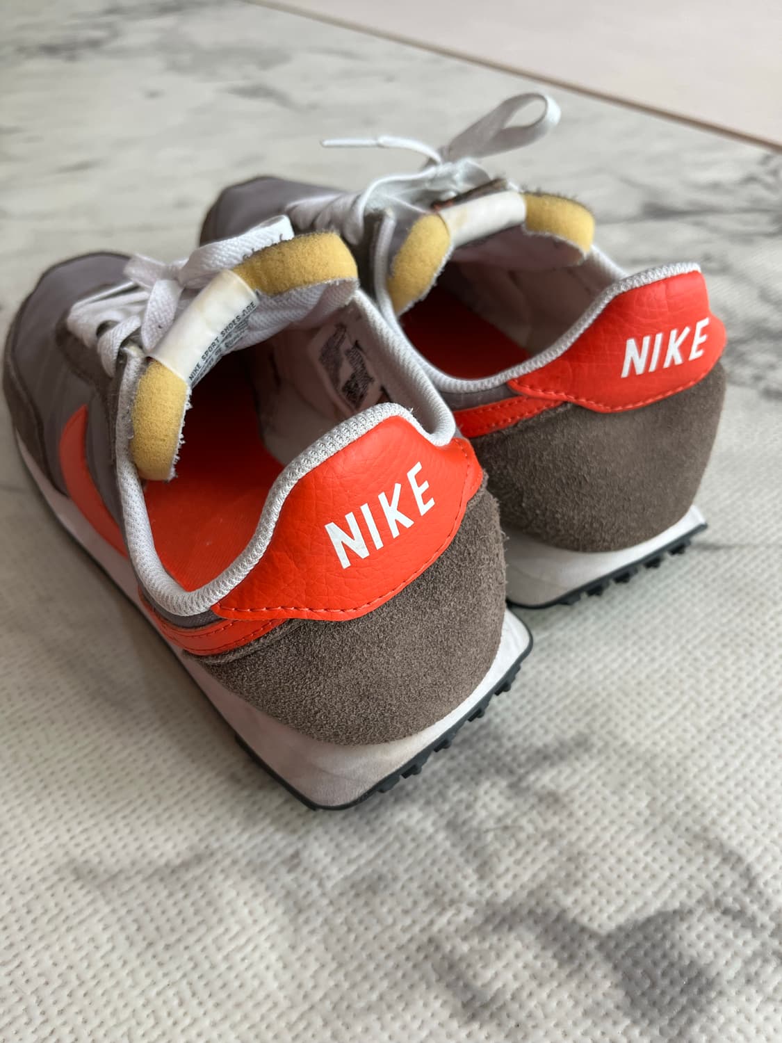 나이키 와플 트레이너 2 문 파슬 팀 오렌지 280mm 상품이미지4