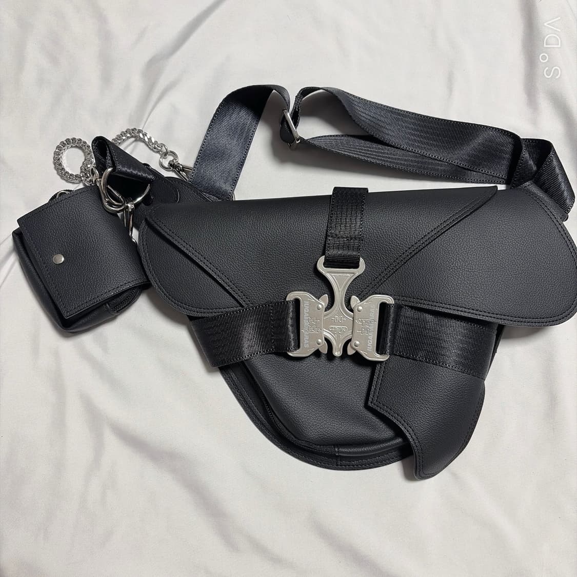 이우가마카리스 Triple Covered Crow Buckle Bag 상품이미지1