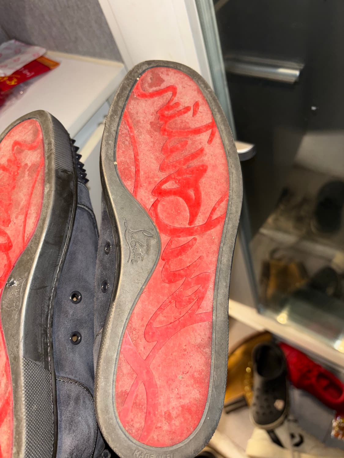 크리스챤 루부탱 스파이크 울라토 로우 42>43사이즈로 교환 합니다 상품이미지3