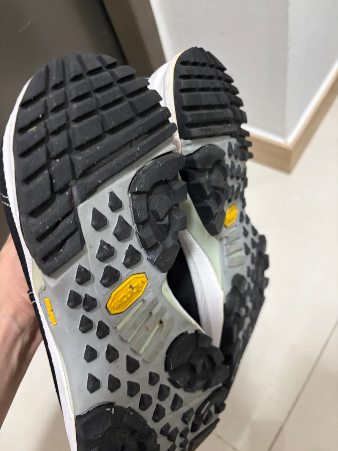 [M, 270] 꼼데가르송 간류 비브람 스니커즈 상품이미지3