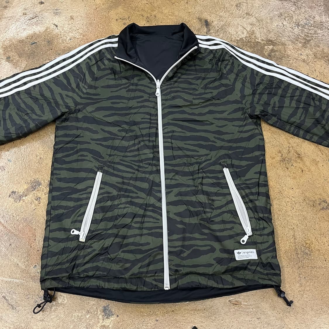 아디다스 밀리터리 카모 카키 블랙 양면 리버시블 바람막이 100 상품이미지5