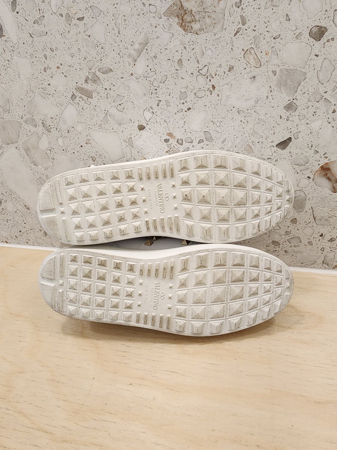 발렌티노 히든오픈 언타이틀 락스터드 스니커즈 37 상품이미지4