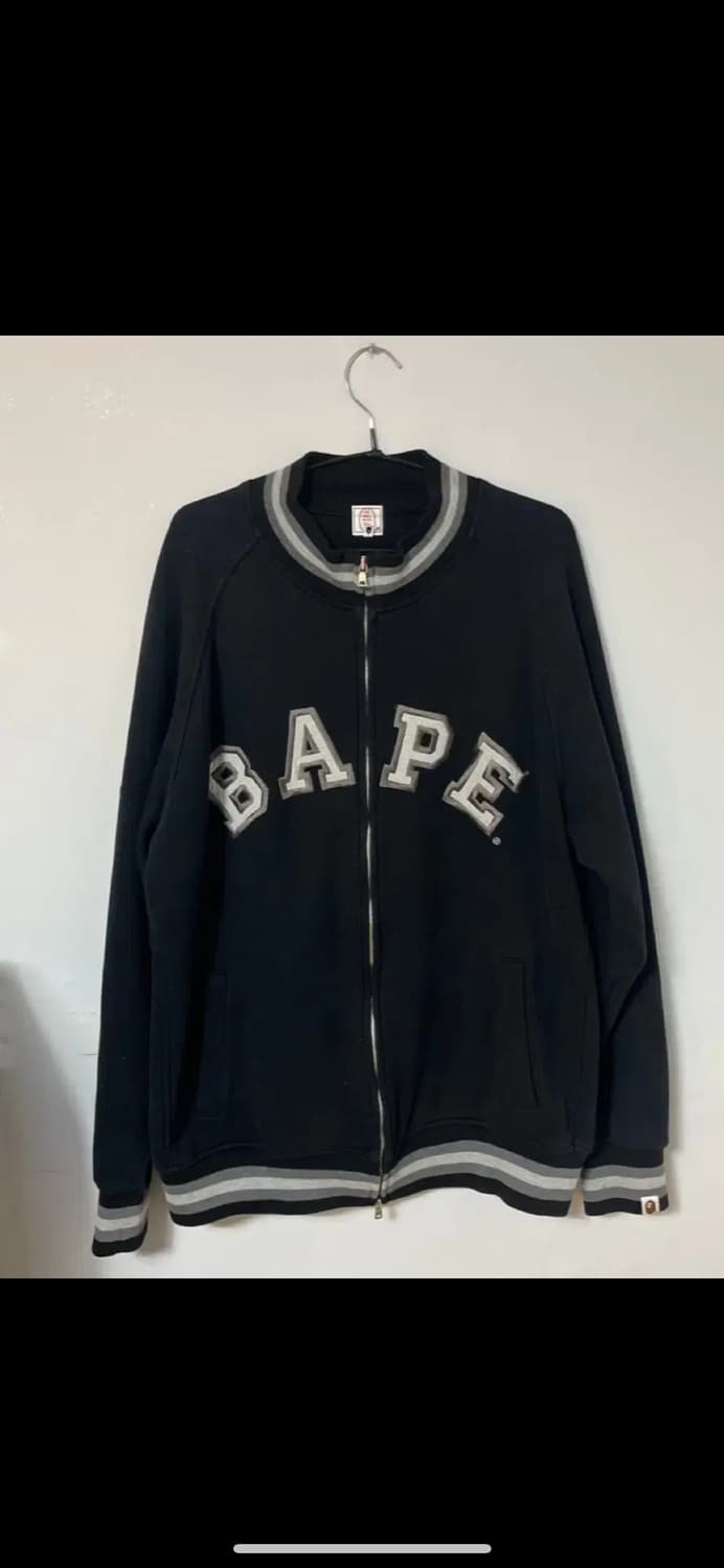 정품 베이프 로고 집업 상품이미지1