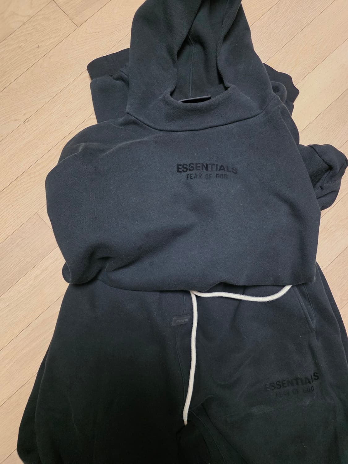 에센셜 제트블랙 후드 조거 셋업 L/S 상품이미지1