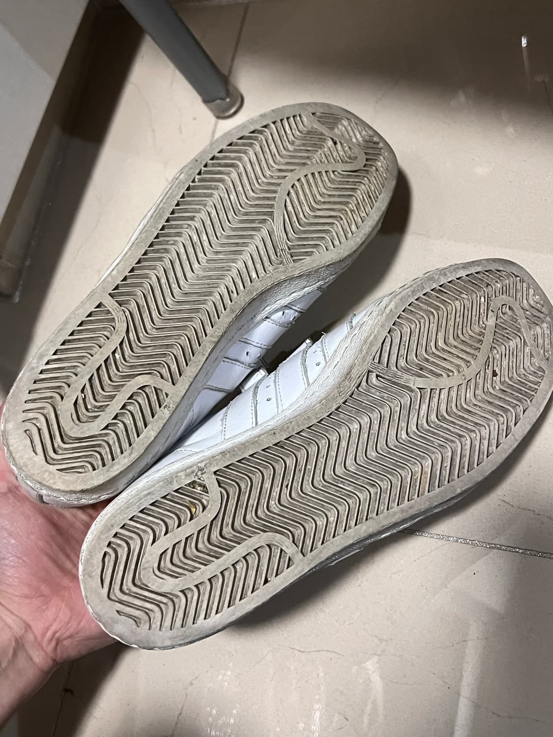 아디디스 x juunj 스니커즈 255 상품이미지9