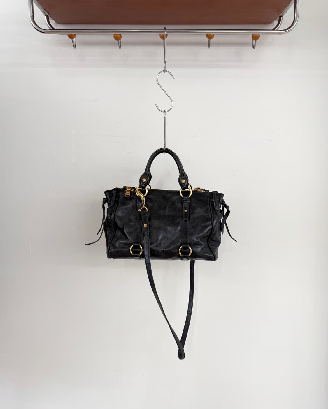 미우미우 블랙 비텔로 럭스 사첼 숄더백 상품이미지4