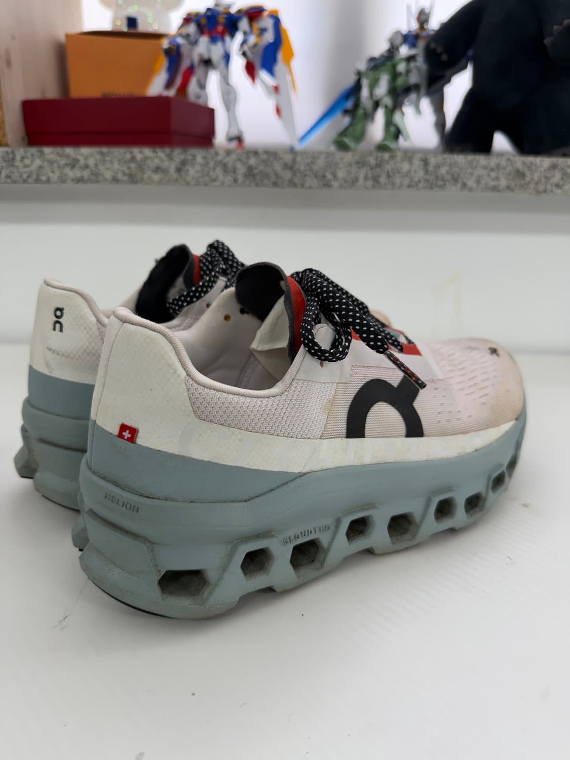 정품) ON 온 러닝 클라우드몬스터 250 상품이미지4