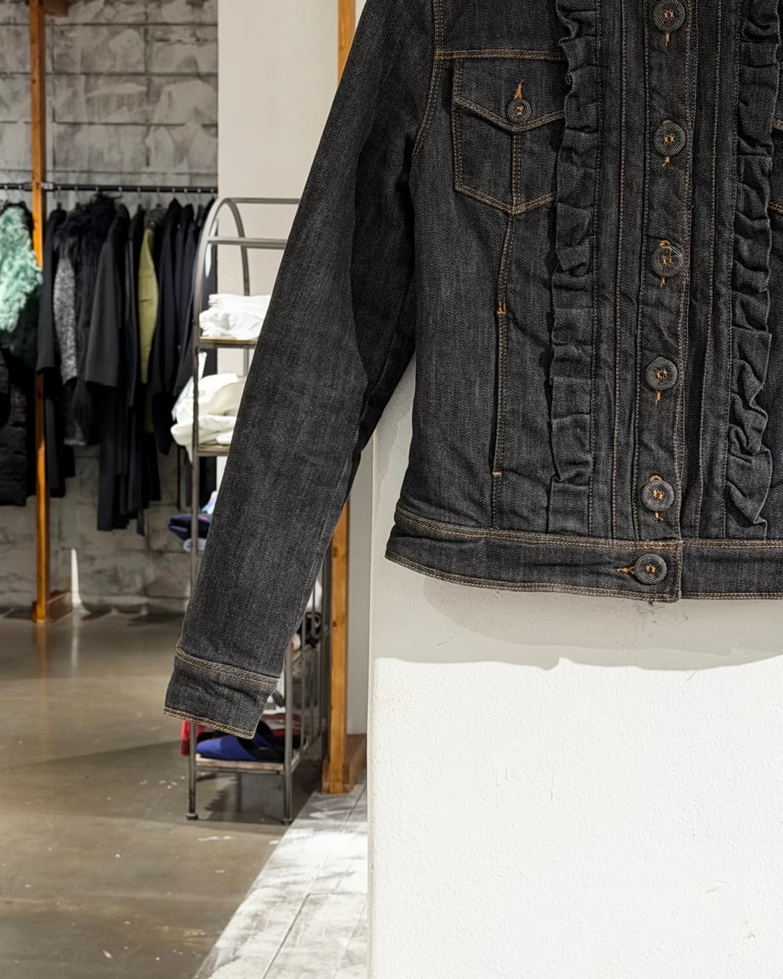 모스키노 진스 블랙 데님 프릴 패디드 자켓 상품이미지5