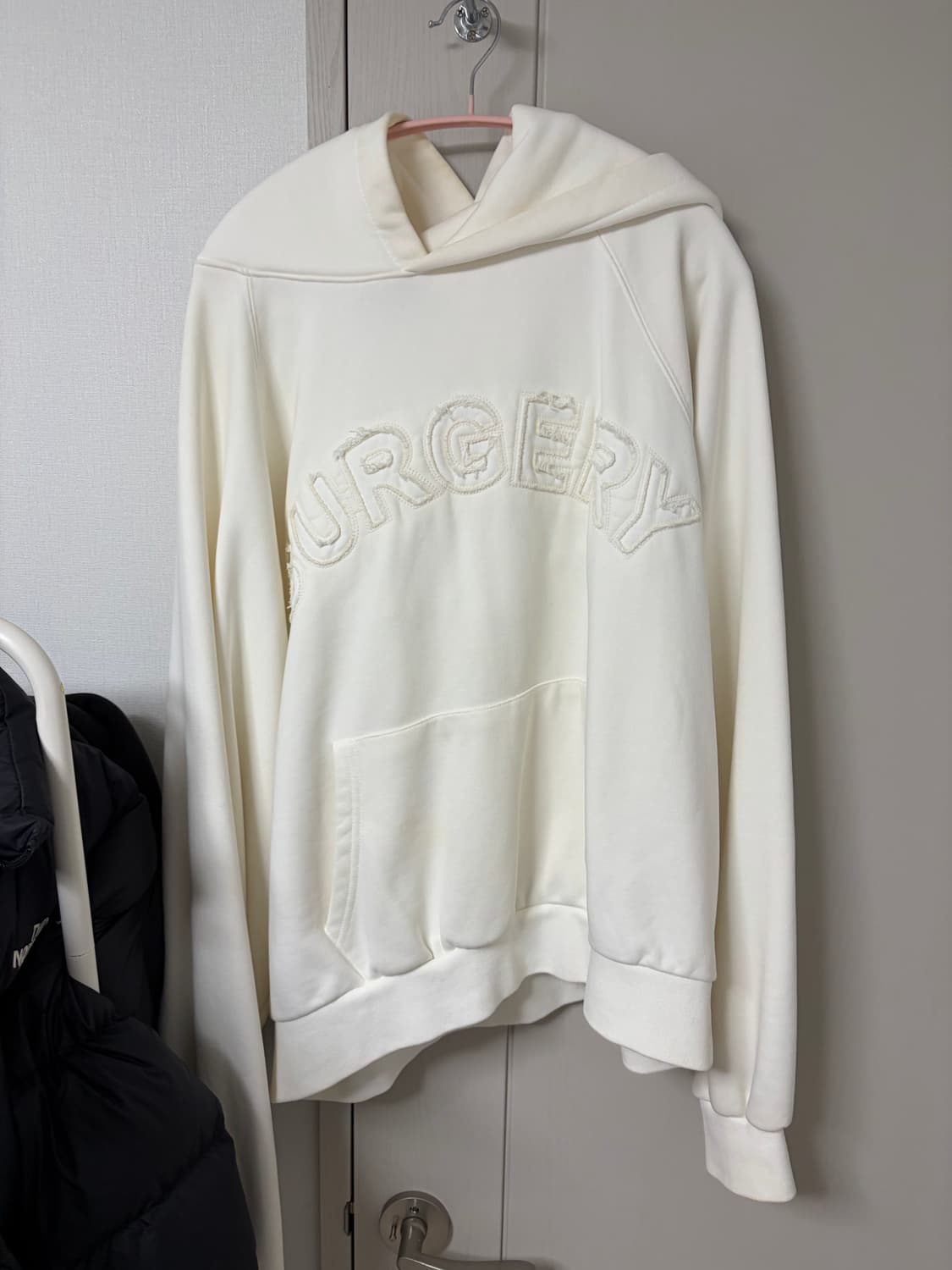 써저리 후드티 화이트 상품이미지1