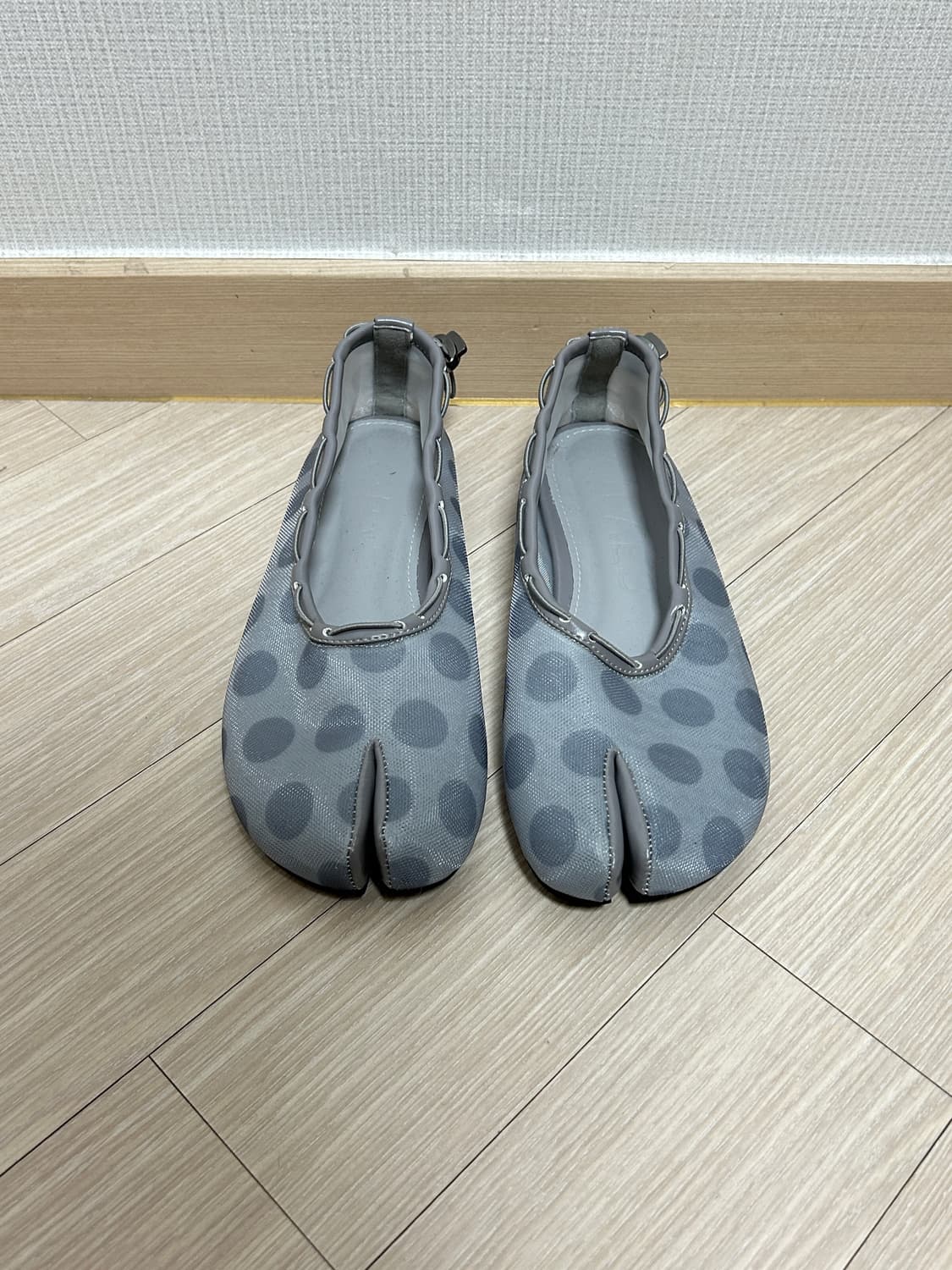 페이즈 메쉬 에어 스트링 플랫 도트 그레이 245 상품이미지1