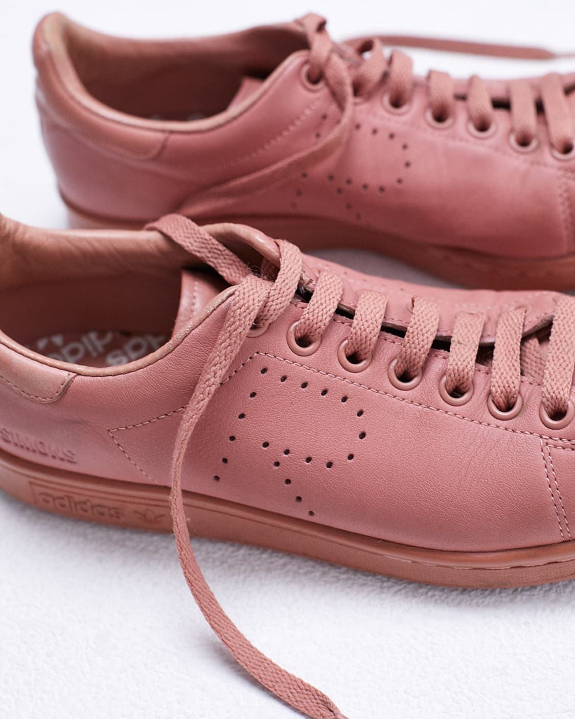 Raf Simons x Adidas Sneakers 상품이미지1