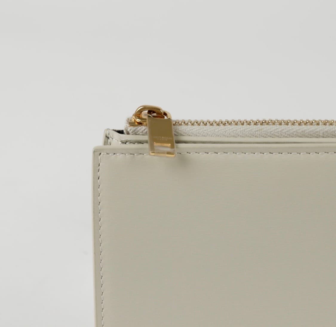 생로랑 카산드라 모노그램 지퍼 카드지갑 화이트 상품이미지3