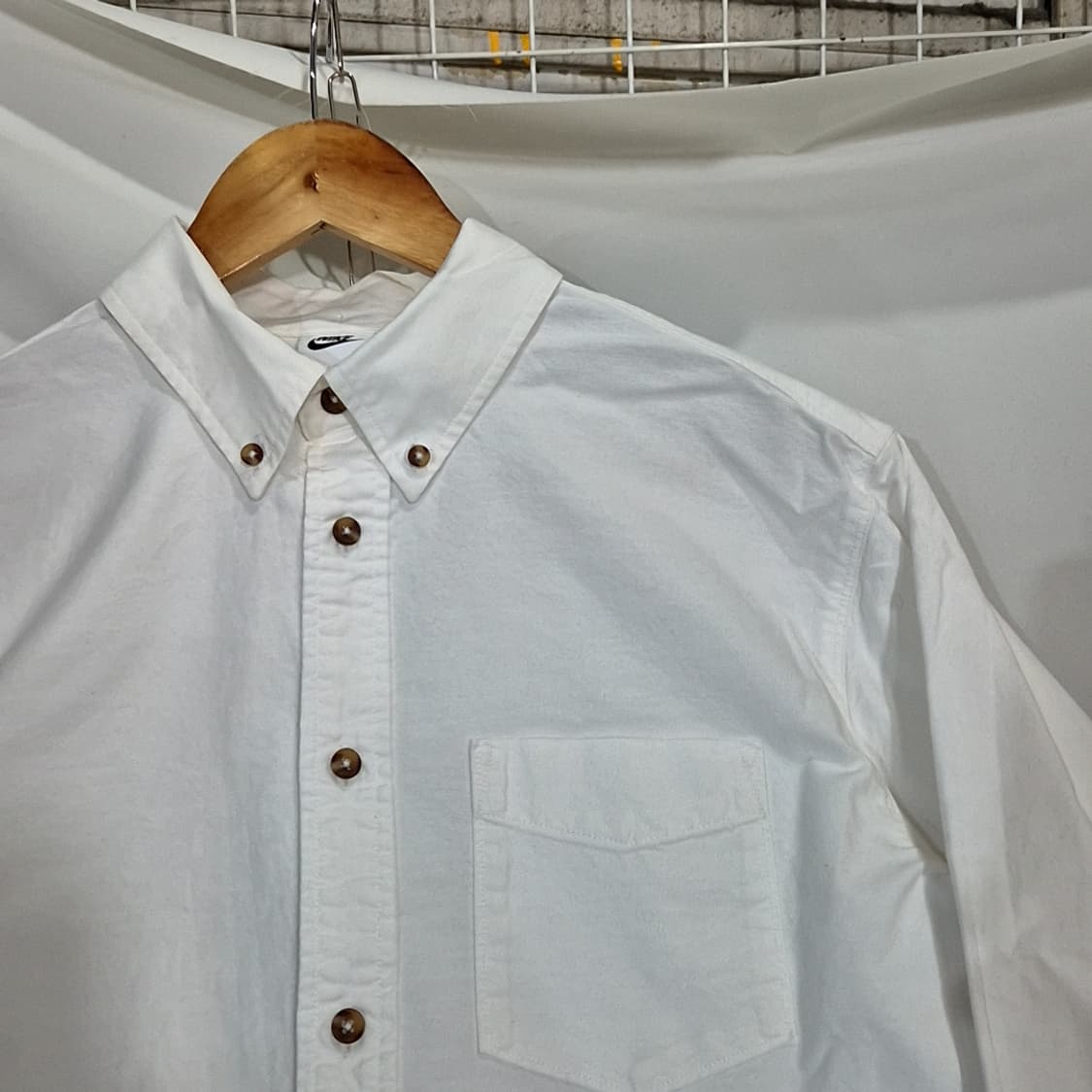 Nike 나이키 솔로 스우시 화이트 셔츠 상품이미지2