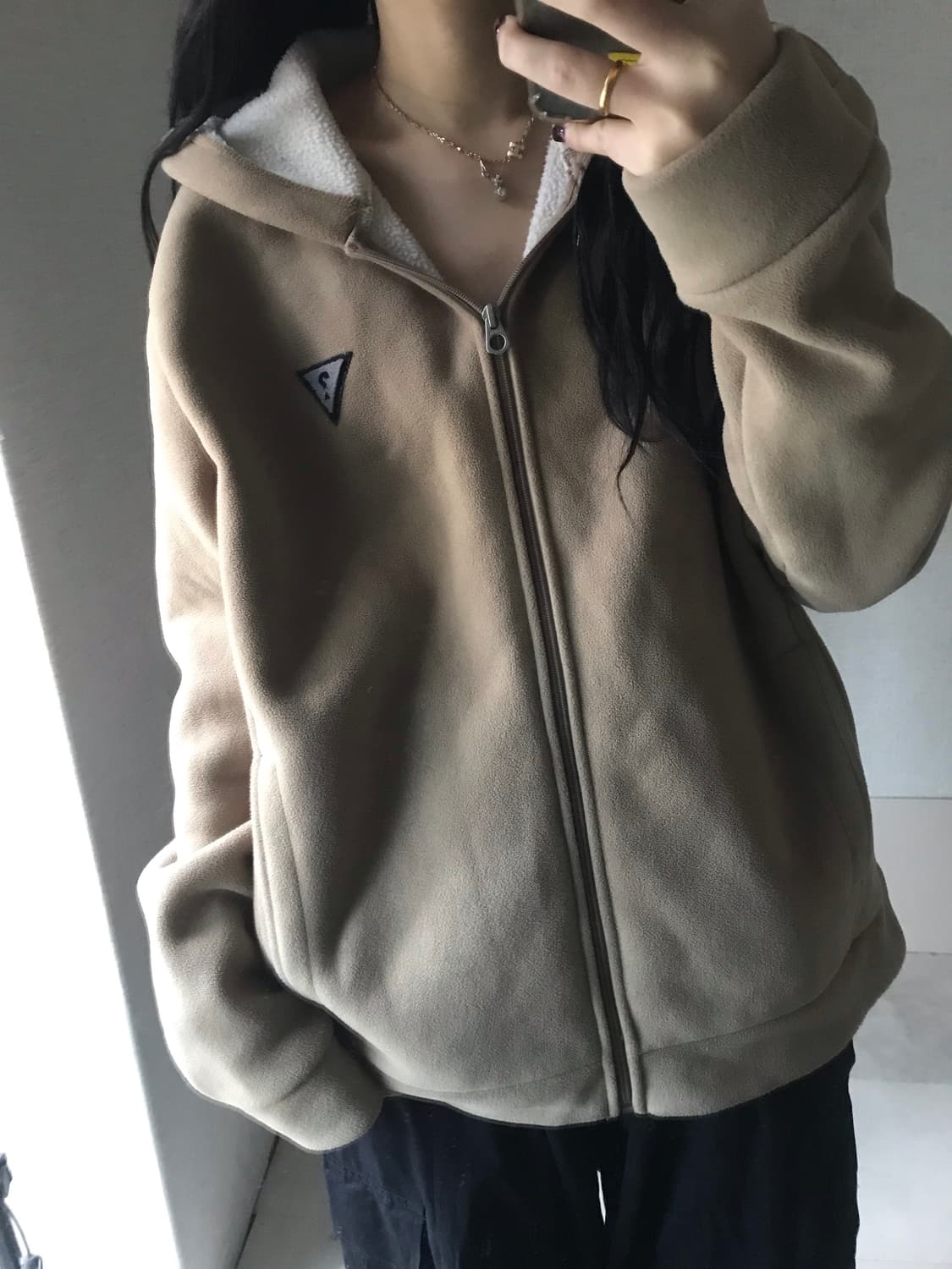 게스 베이지 퍼 후리스 후드집업 상품이미지3