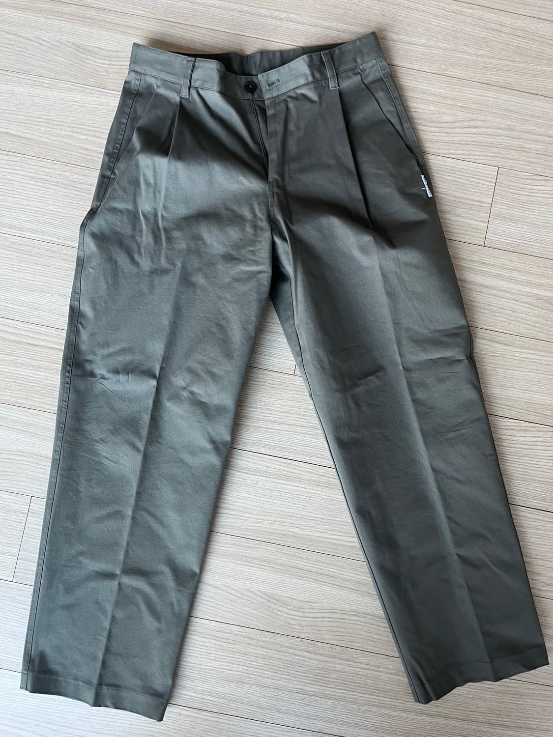 에이카화이트 치노팬츠 카키 L사이즈 상품이미지1