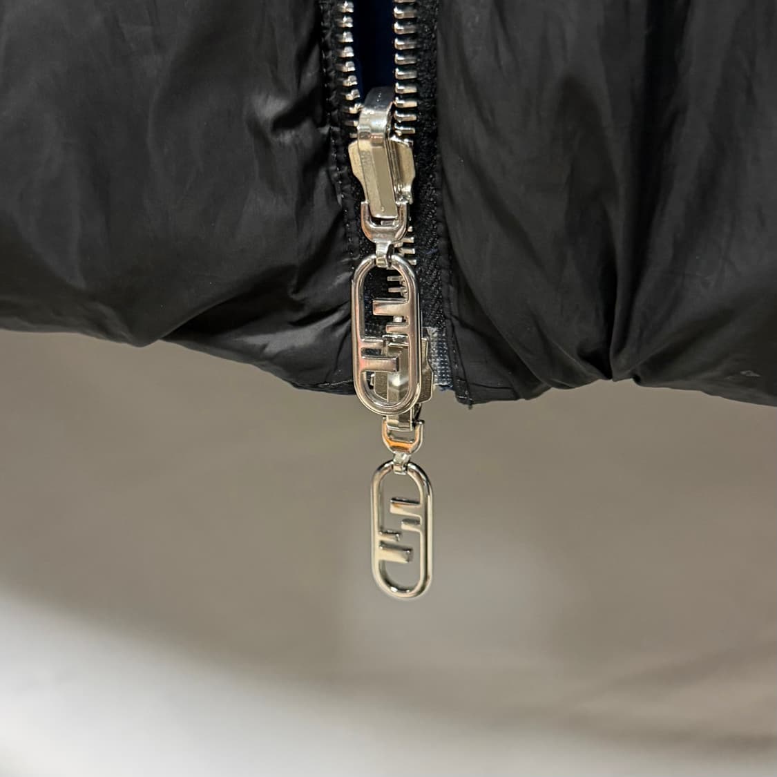 [S+급/48] 펜디 FF로고 모노그램 리버서블 패딩 자켓 상품이미지6