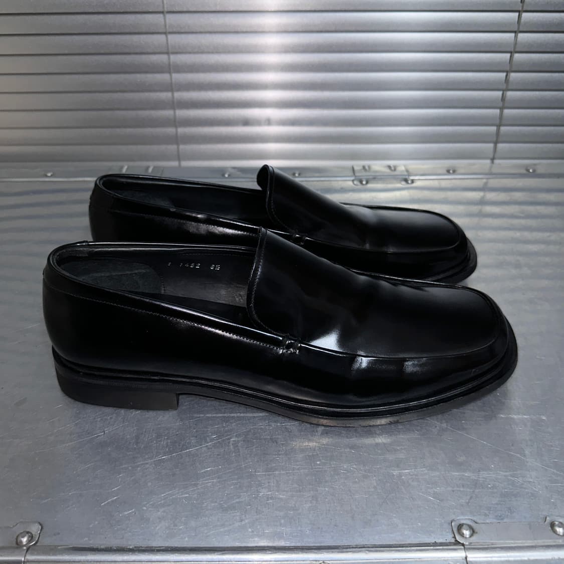 새상품 블랙 프라다 스퀘어 로퍼 상품이미지4