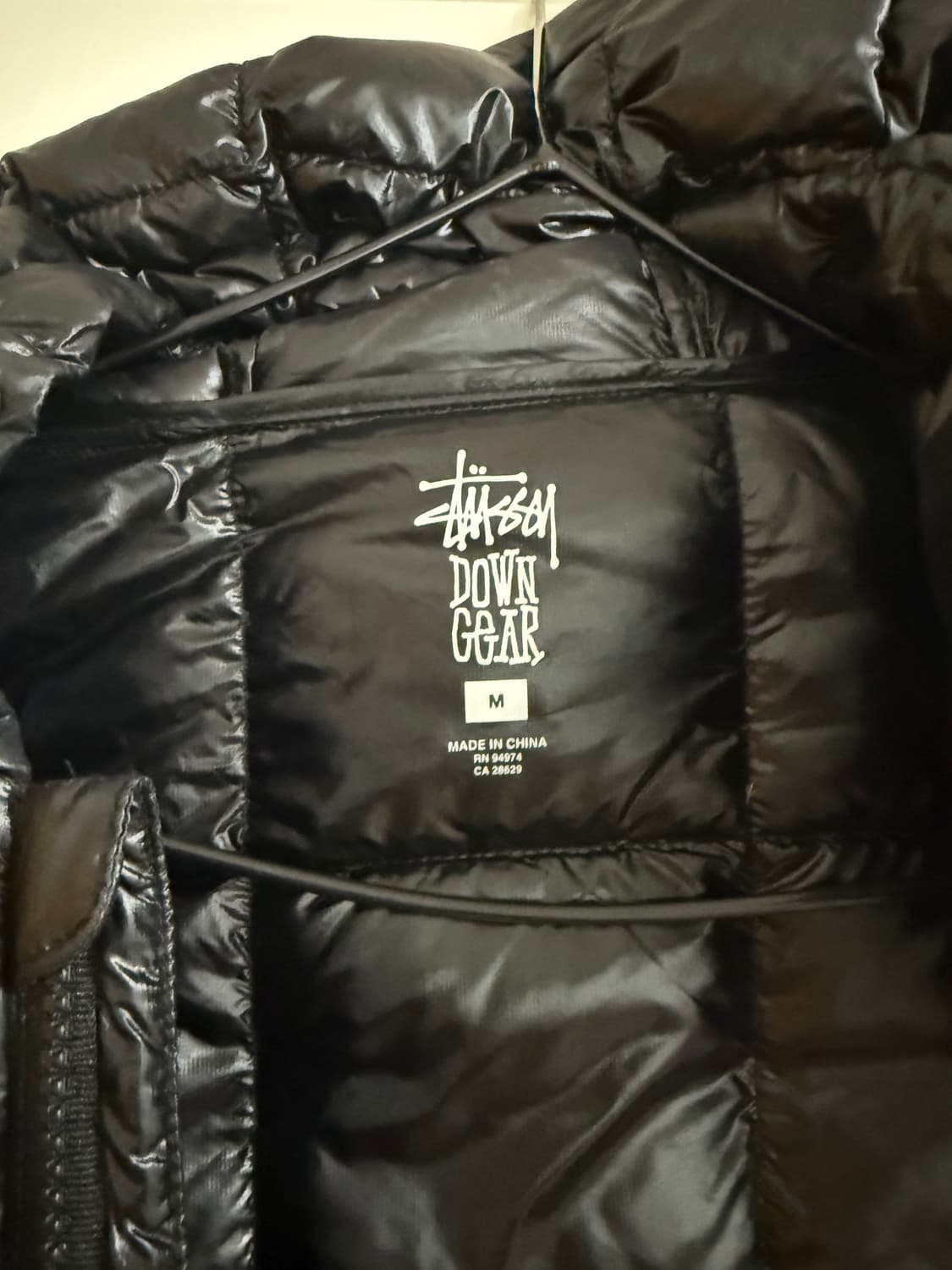 스투시 미드 웨이트 푸퍼 블랙 M 상품이미지3