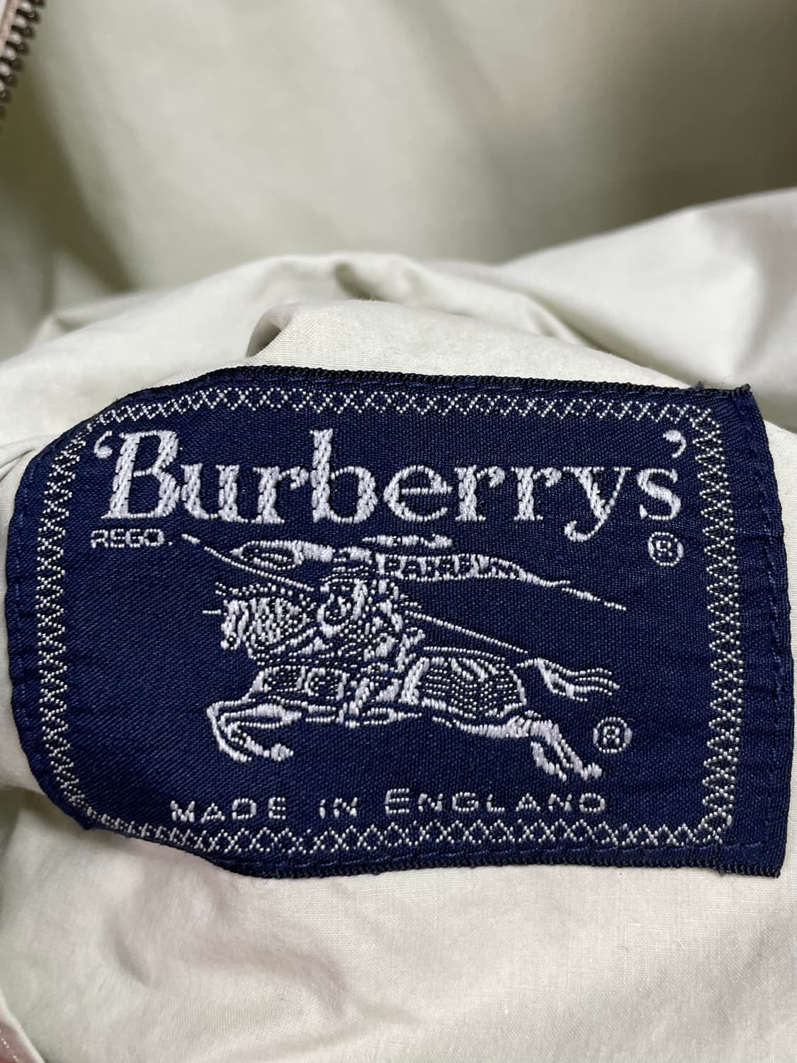 버버리 로고 크림아이보리 스윙탑 자켓 (on.242)   상품이미지9