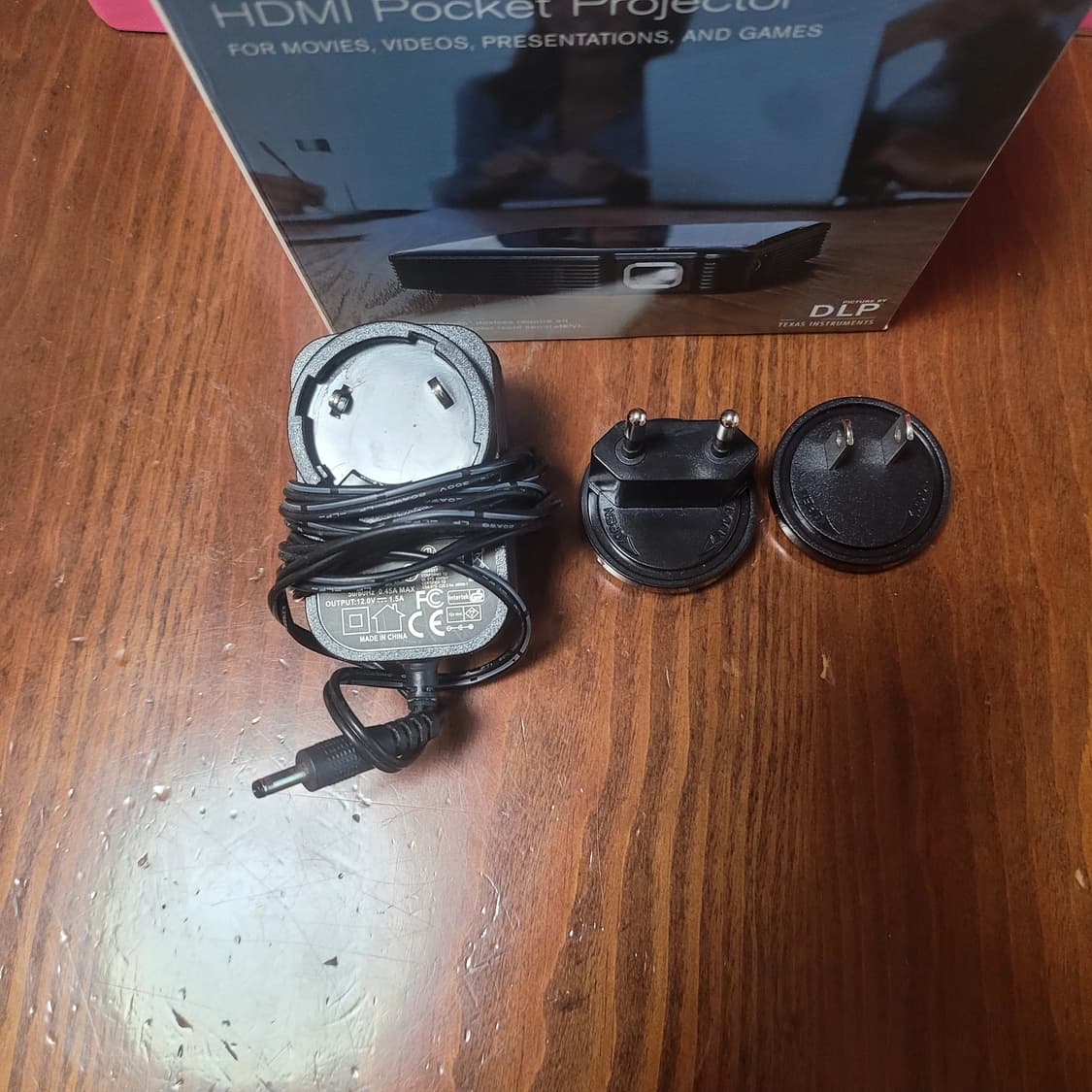 Brookstone HDMI 포켓 프로젝터 상품이미지3