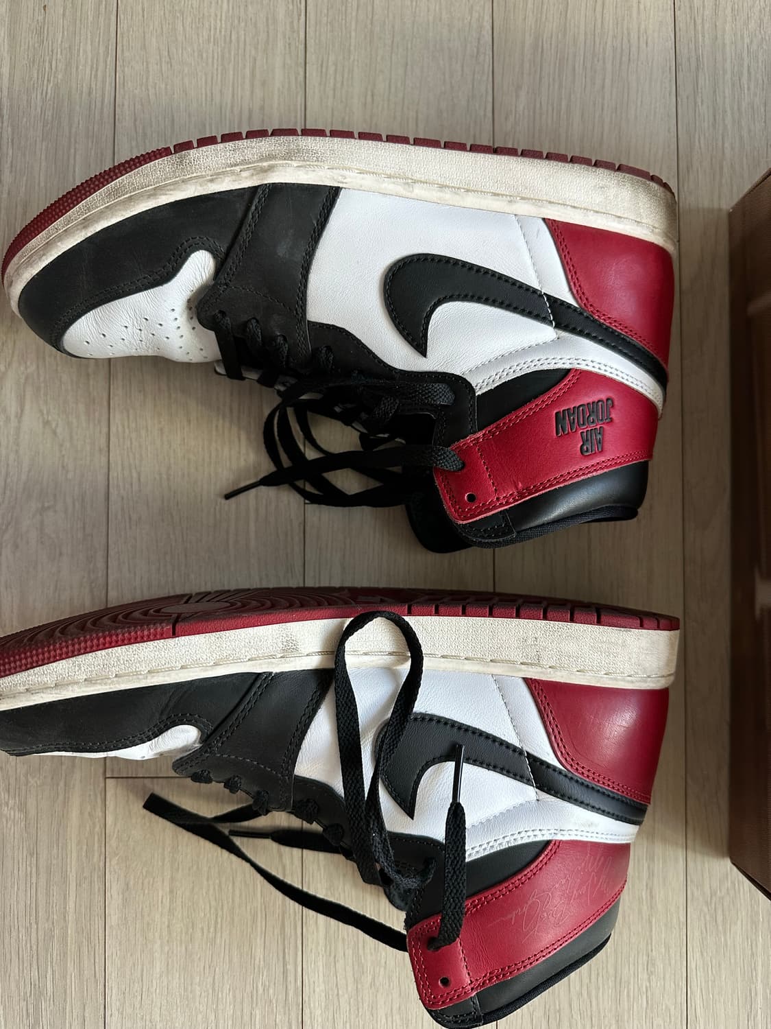 에어 조던1 레트로 하이 블랙토(2026) 상품이미지3