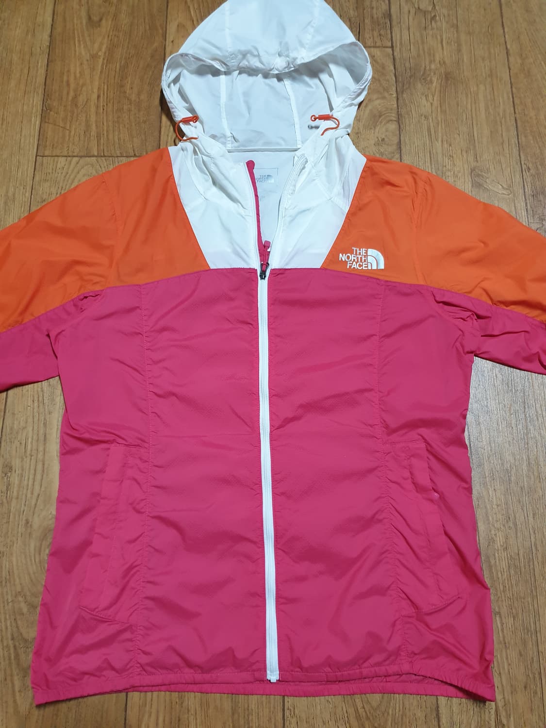 1088 노스페이스 아웃도어 바람막이 95 사이즈입니다 상품이미지1