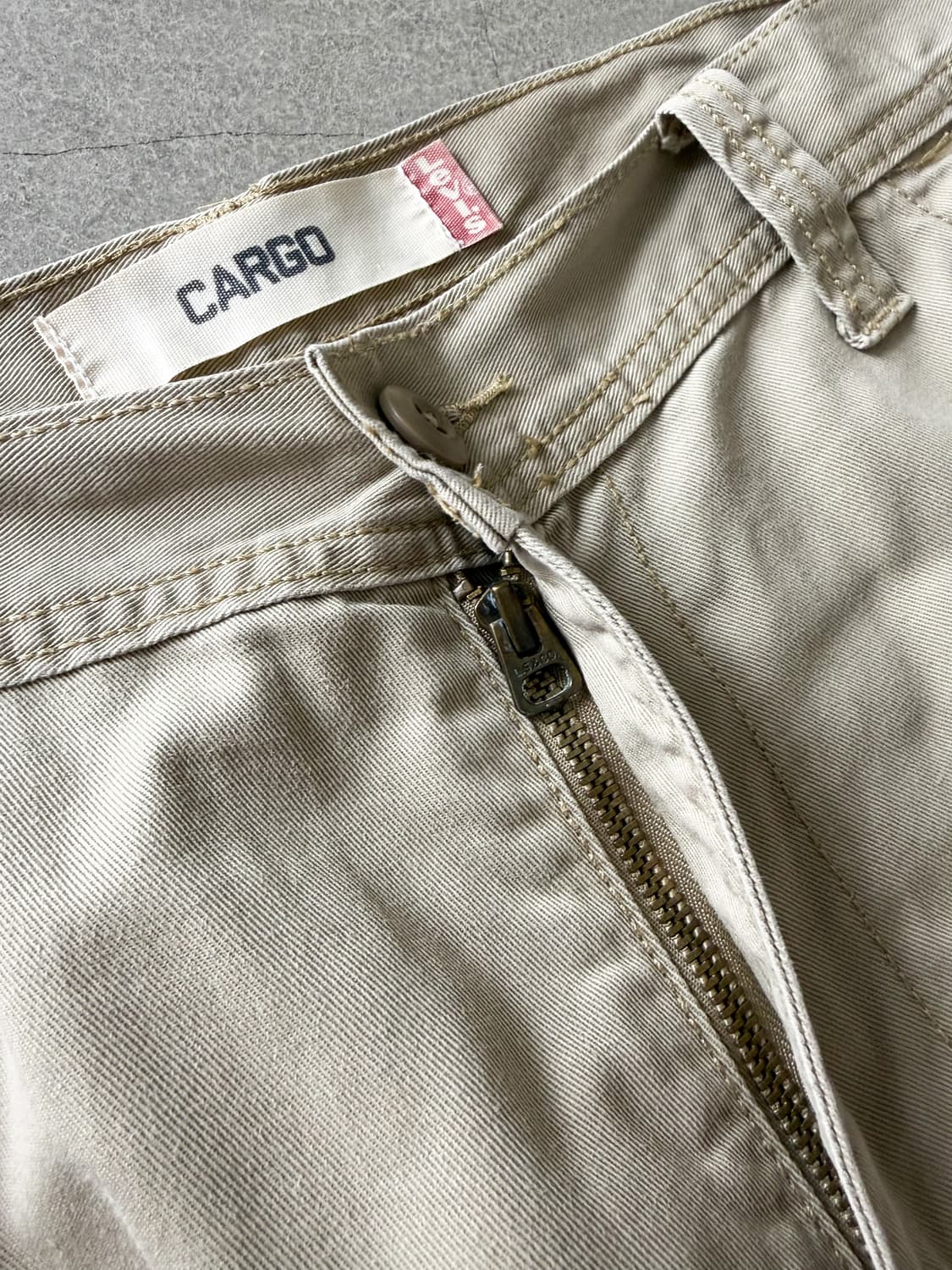 Vintage Levi's Cotton Cargo Shorts 상품이미지5