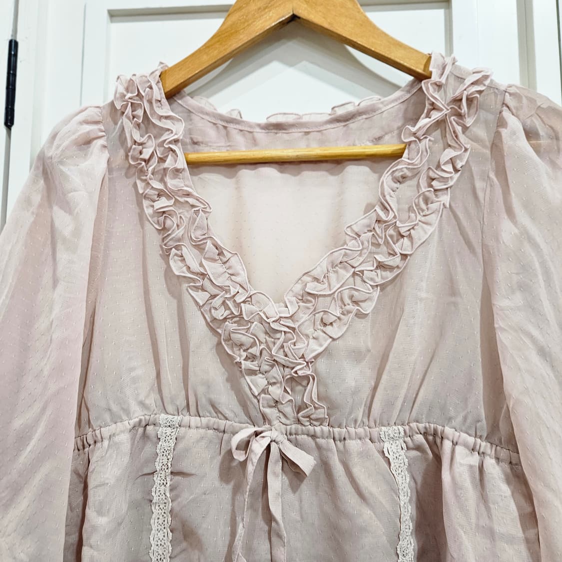 0327 연핑크 프릴 레이스 리본 블라우스 상품이미지3