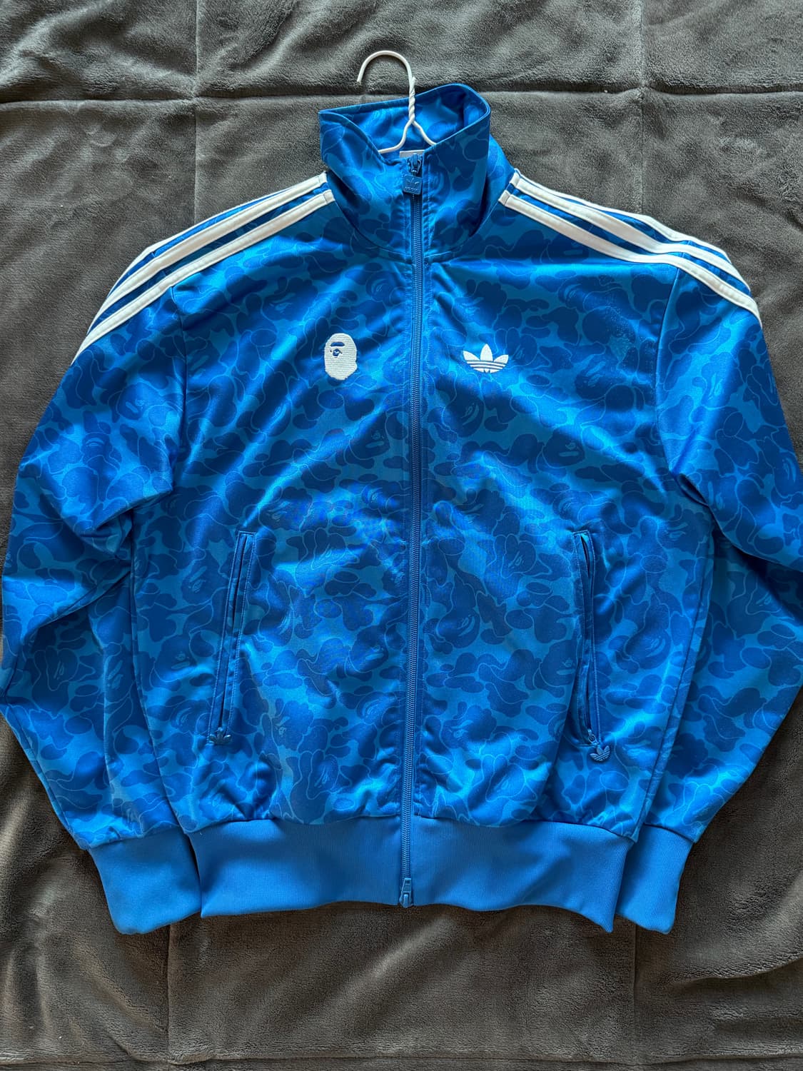 베이프 아디다스 올오버 프린트 트랙탑 져지 xs사이즈 상품이미지1