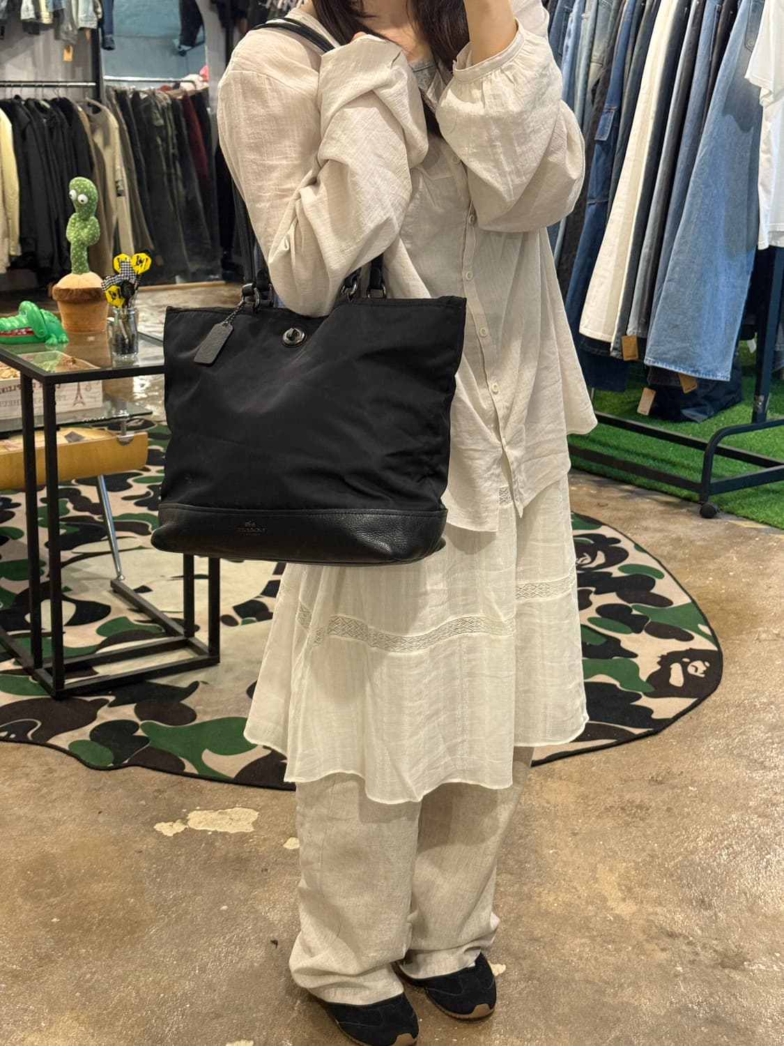 코치 나일론 턴락 숄더백 상품이미지2