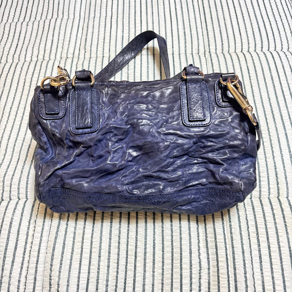 지방시 판도라 네이비 링클가방 판매 상품이미지2