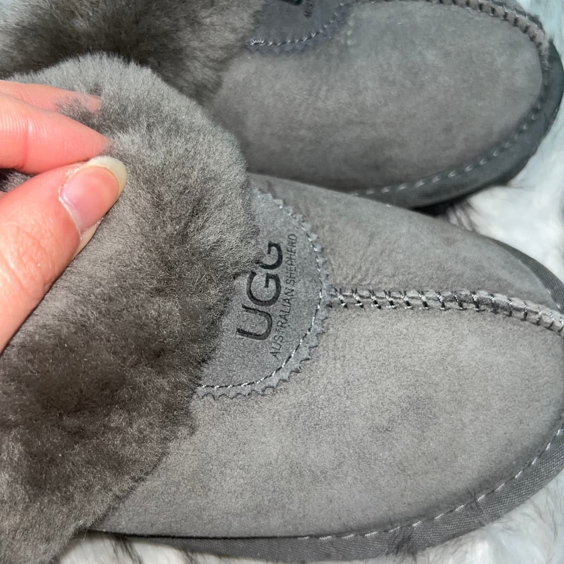 어그 그레이 퍼 클로그 상품이미지3