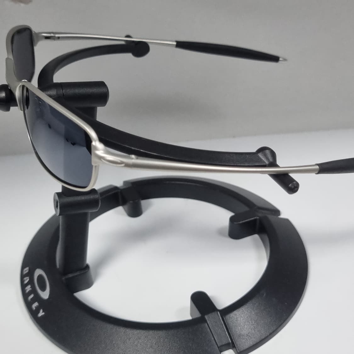 오클리 스퀘어와이어 2.0 스프링 실버 상품이미지5