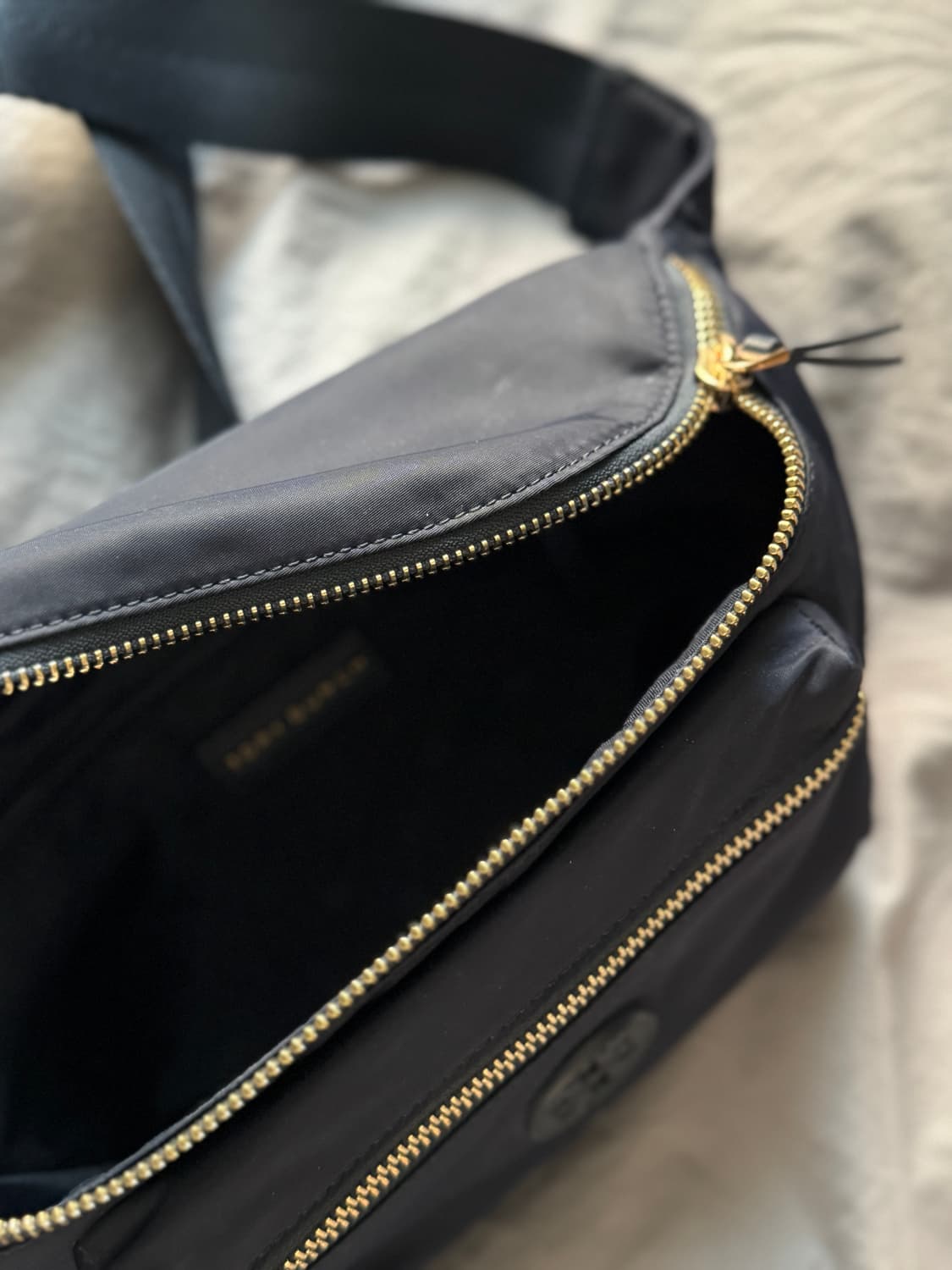 토리버치 나일론 벨트백 네이비 상품이미지5