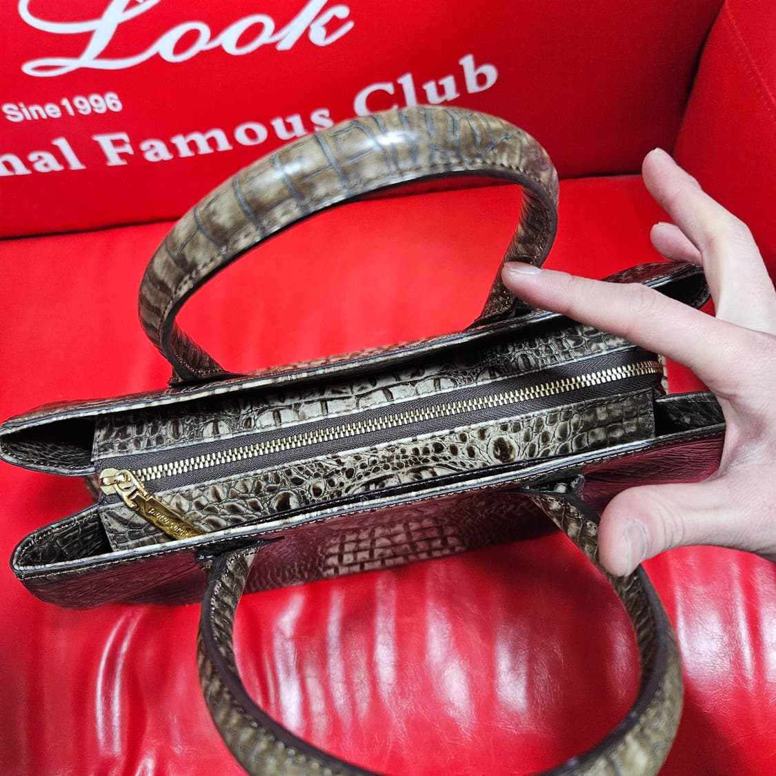 피에르가르댕 크로커다일 카키 브라운 레더 토트백  상품이미지6