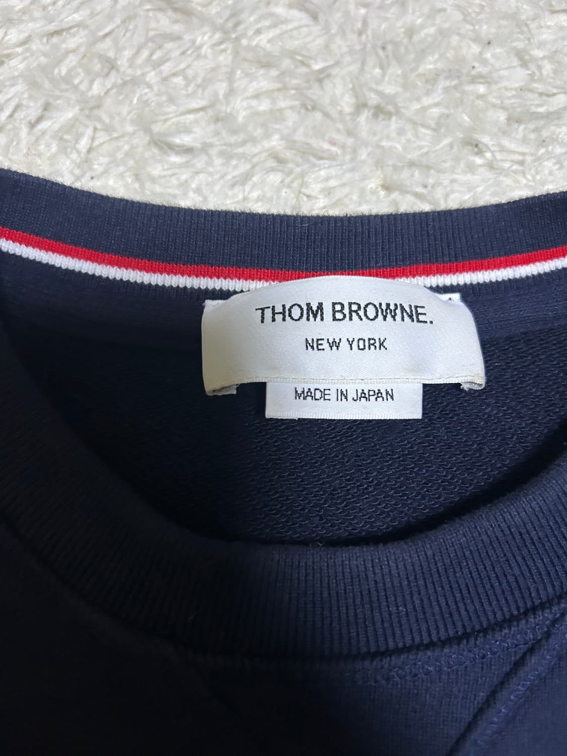 [3, 새상품급] 톰브라운 사선완장 맨투맨 네이비 상품이미지2