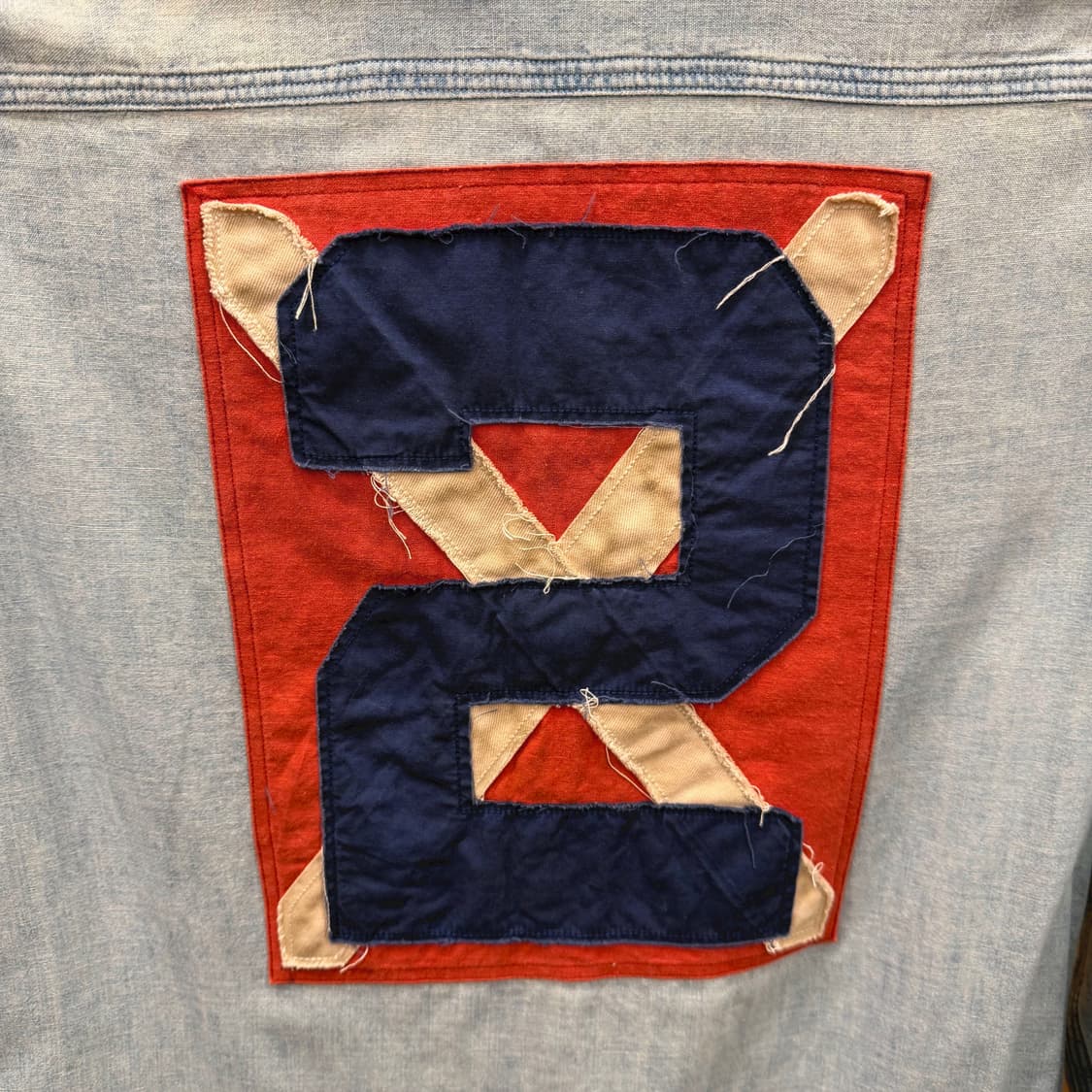 랄프 로렌 코튼 데님 롱 셔츠 백 넘버 패치 자수 와펜 디테일 블루 상품이미지7