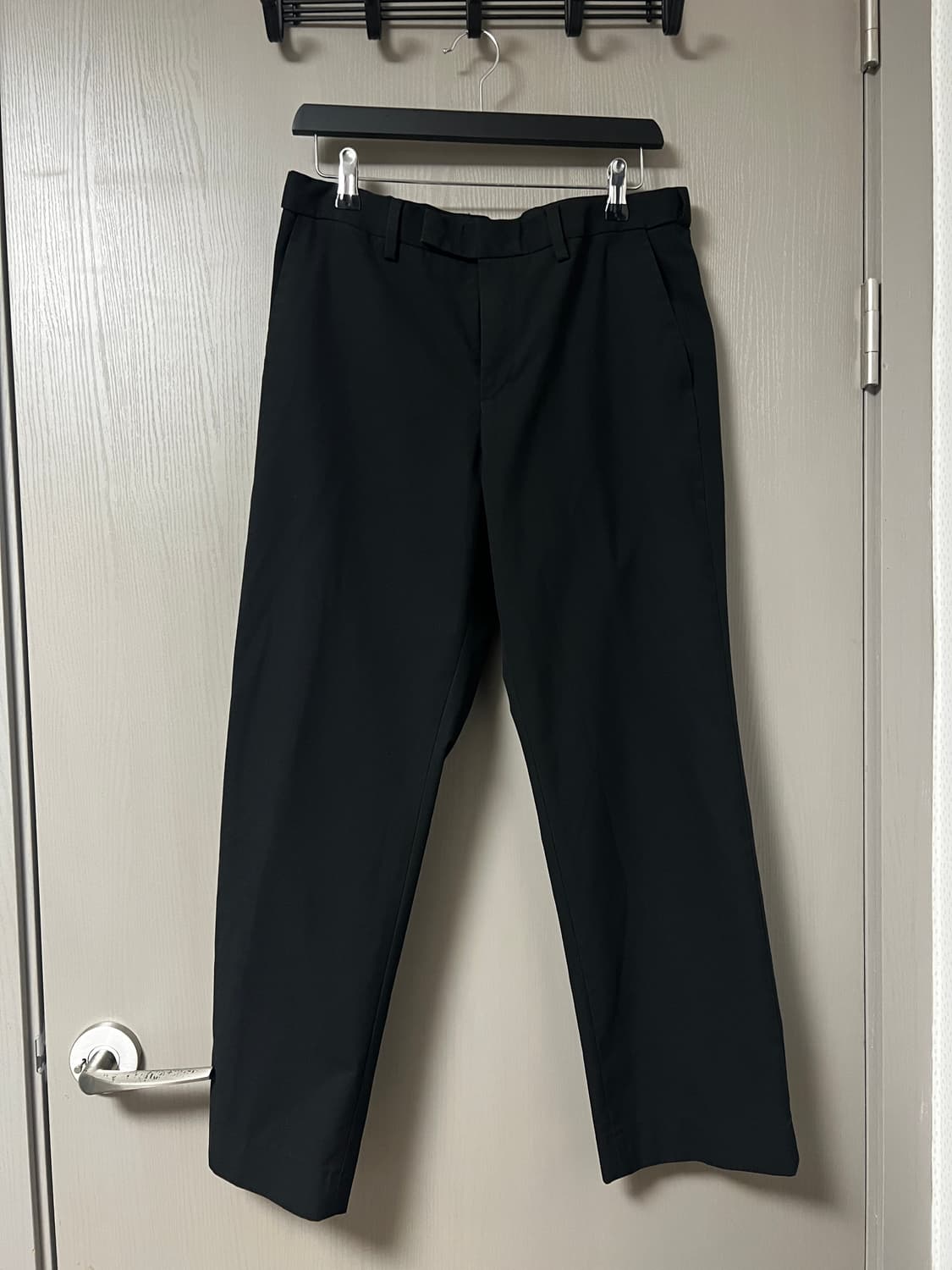 라이트웨이트 세미 와이드 히든 밴딩 슬랙스 블랙 31 상품이미지1