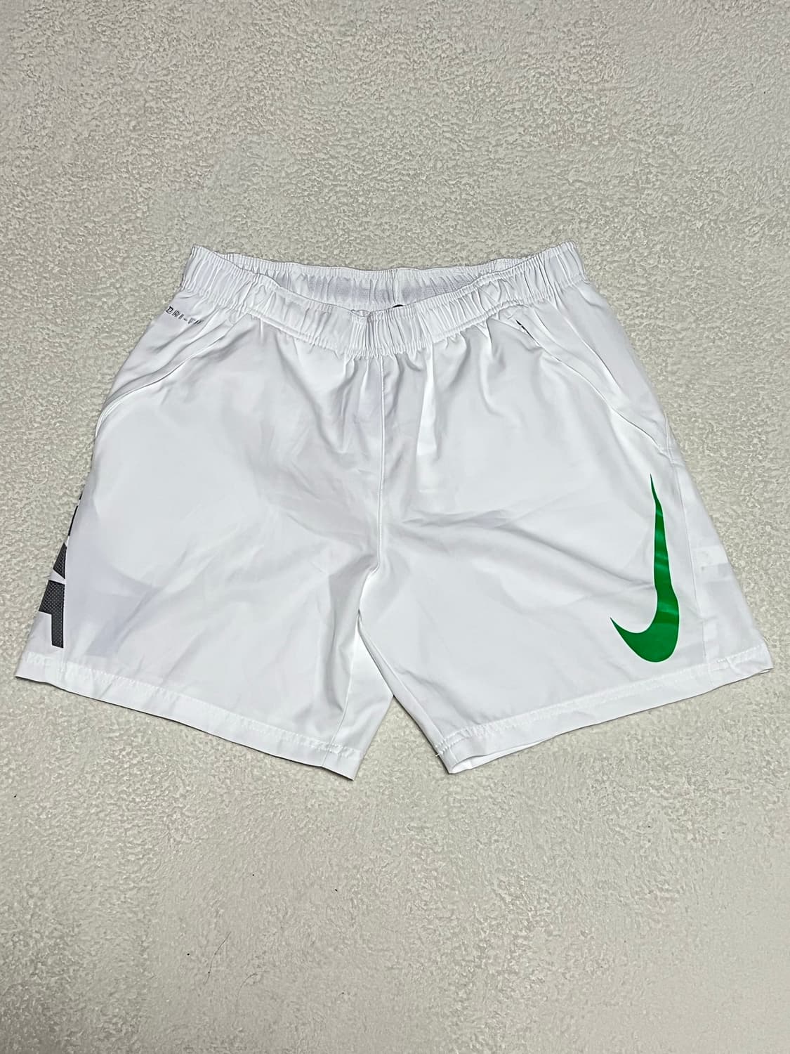 나이키 기능성 반바지 상품이미지1