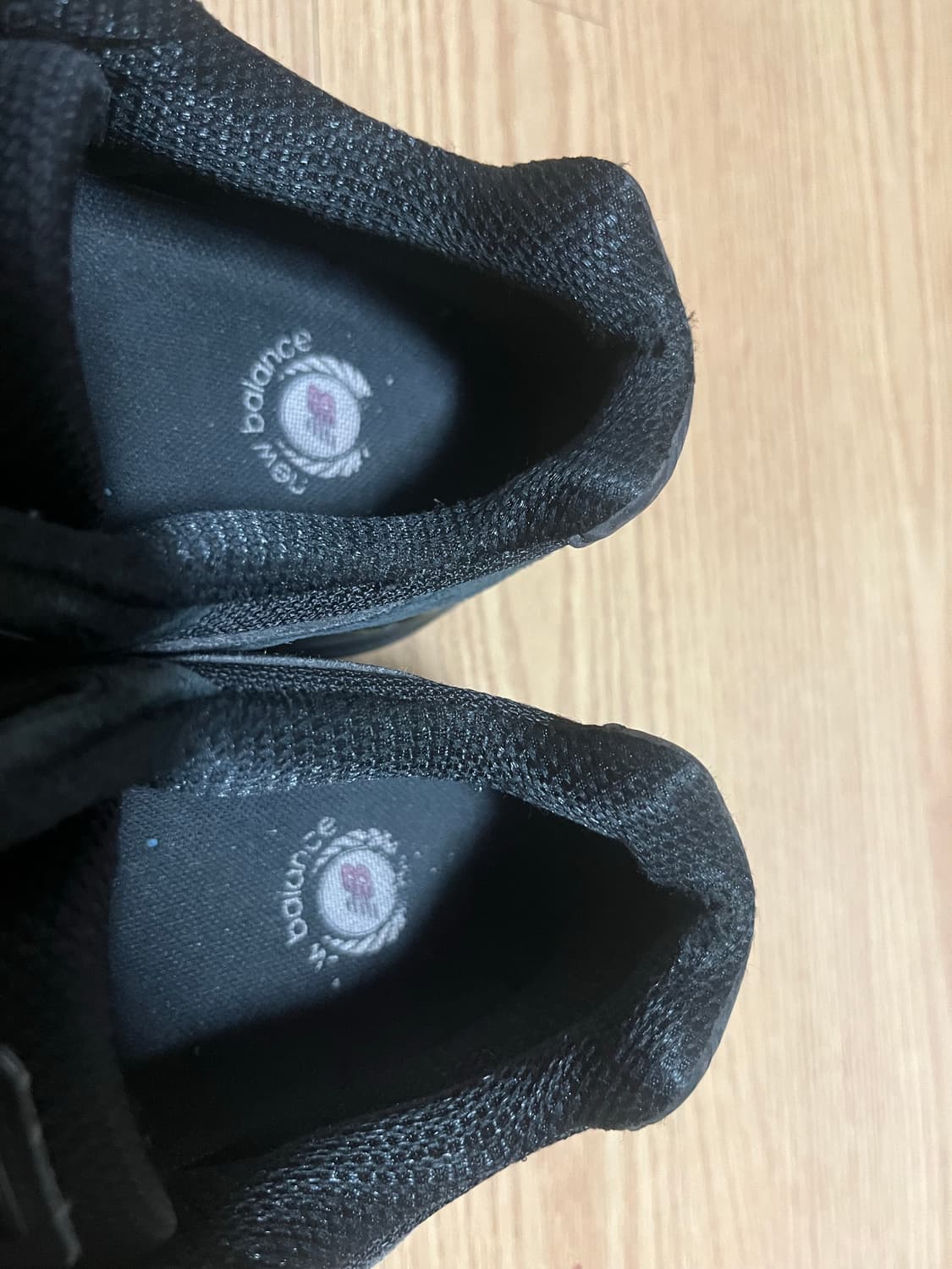 [260]급처 뉴발란스 990 v4 트리플블랙 상품이미지4