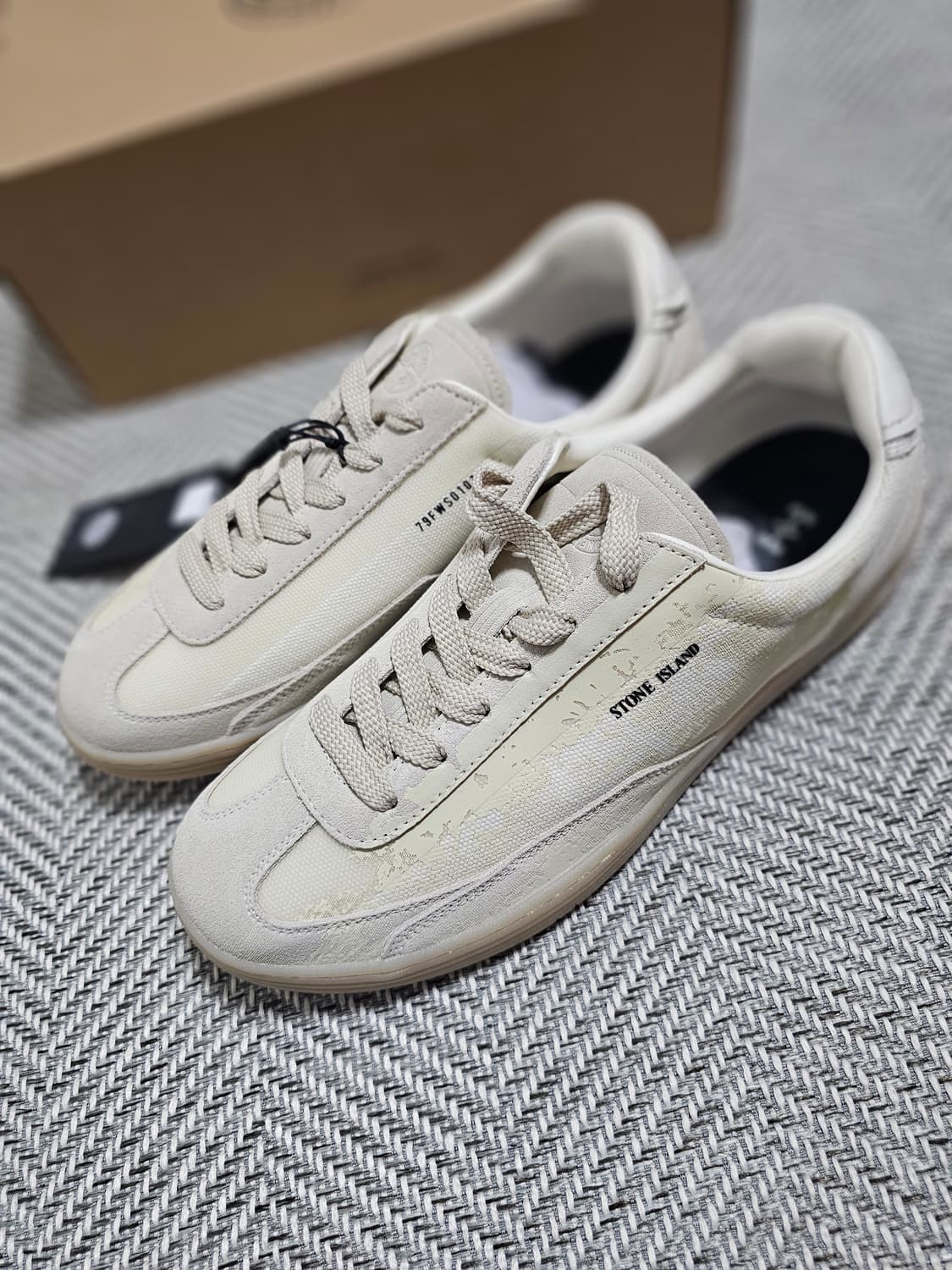 스톤 아일랜드 락 프린티드 레더 스웨이드 트림 캔버스 스니커즈(새 상품) 상품이미지1