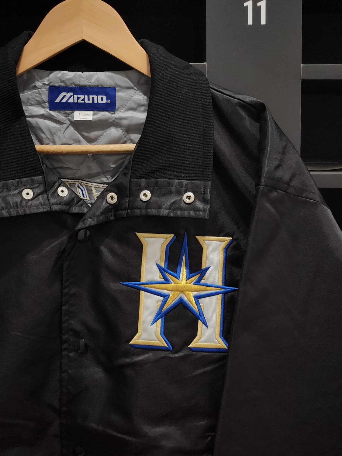 NPB (미즈노) 닛폰햄 파이터즈 팀자켓 L

 상품이미지3