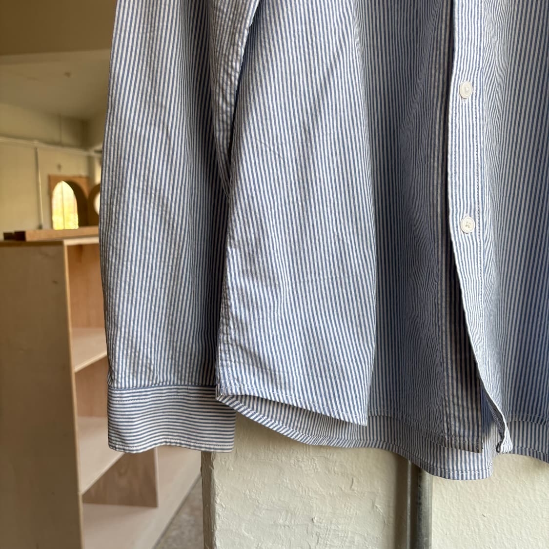 알마니 진스 로고 핀스트라이프 셔츠 상품이미지3