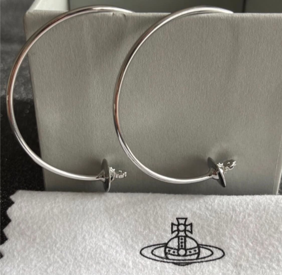 비비안 웨스트우드 아카이브 실버 orb 빅 링 귀걸이 상품이미지2