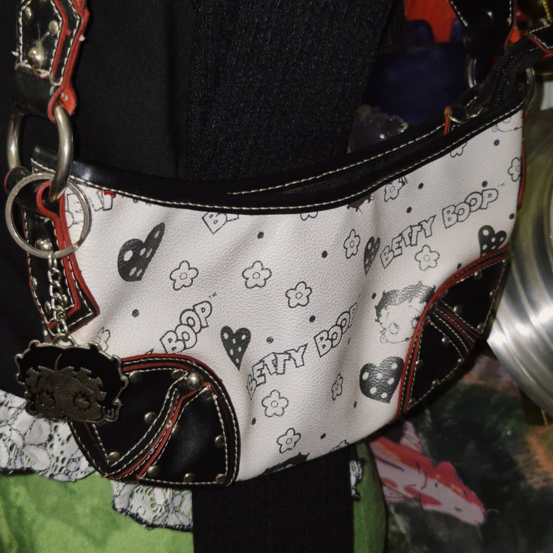 08s 레트로 베티붑 스터드 키링 레더 숄더백 상품이미지7