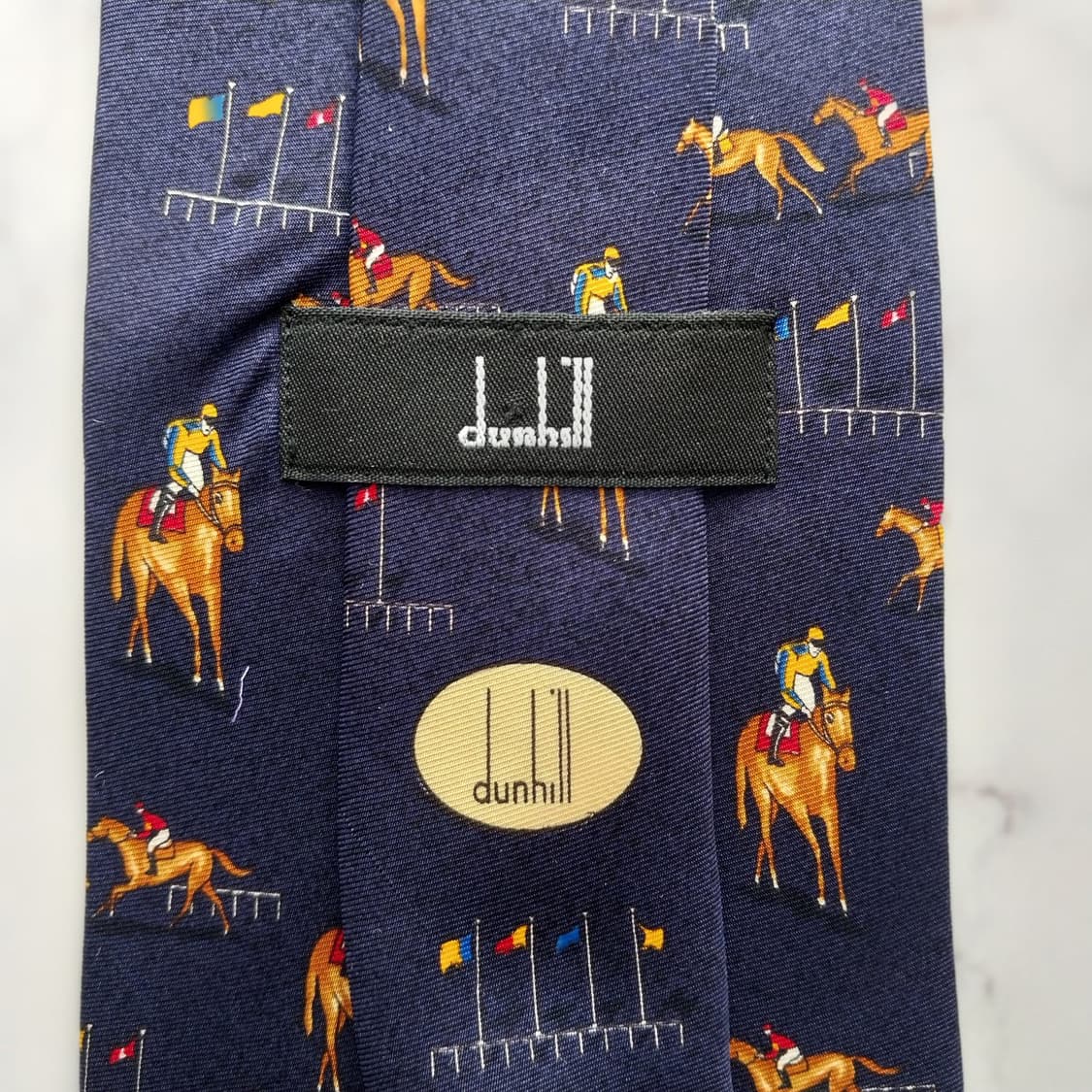 던힐 실크 네이비 승마 모티브 넥타이 9.7cm A+등급 K1305
 상품이미지8