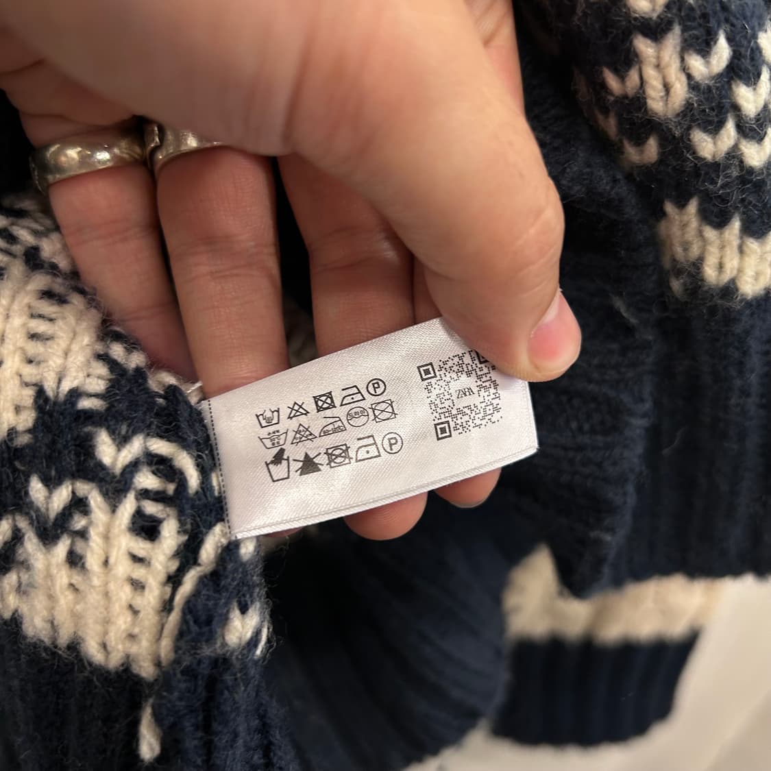 자라 멀티패턴 노르닉 코위찬 니트집업 상품이미지4