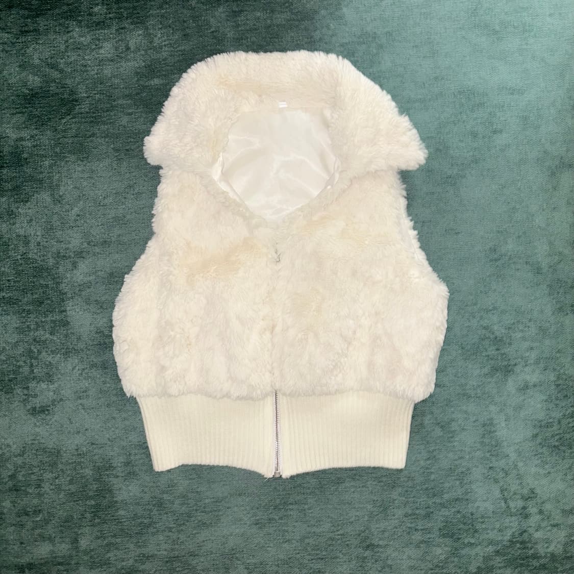 크롭 털 조끼 상품이미지1