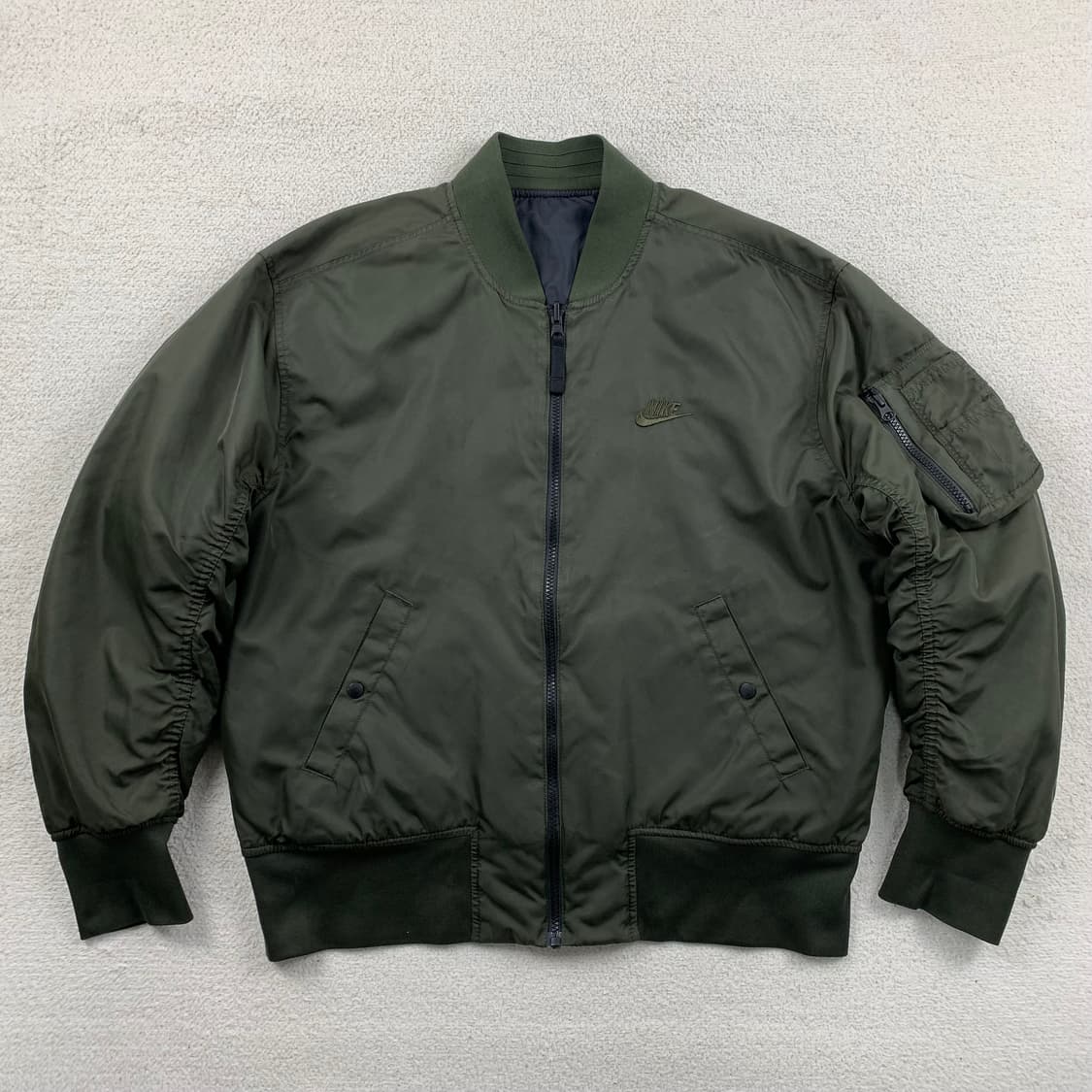 나이키 자수로고 윈드러너 리버시블 MA-1 항공점퍼 카키  상품이미지1